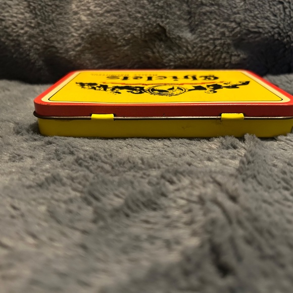 Vintage Chiclets Gum Advertising Tin Featuring Iconic Slogan Really Delightful - Picture 4 of 7